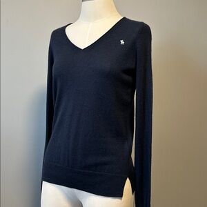 Abercrombie & Fitch Women’s Navy V-Neck Sweater